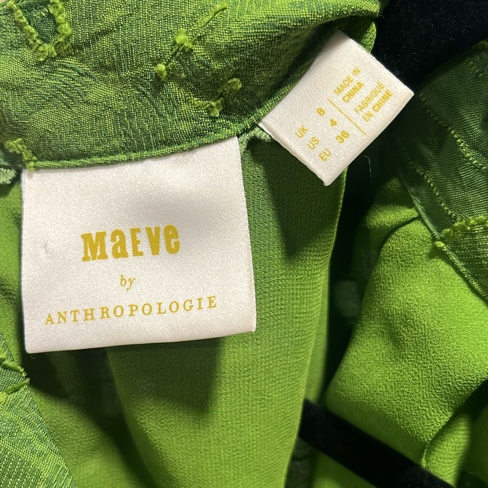 ANTHROPOLOGIE (Maeve) Savannah Peplum Textured Floral Blouse, Green, Size 4 - Picture 8 of 11